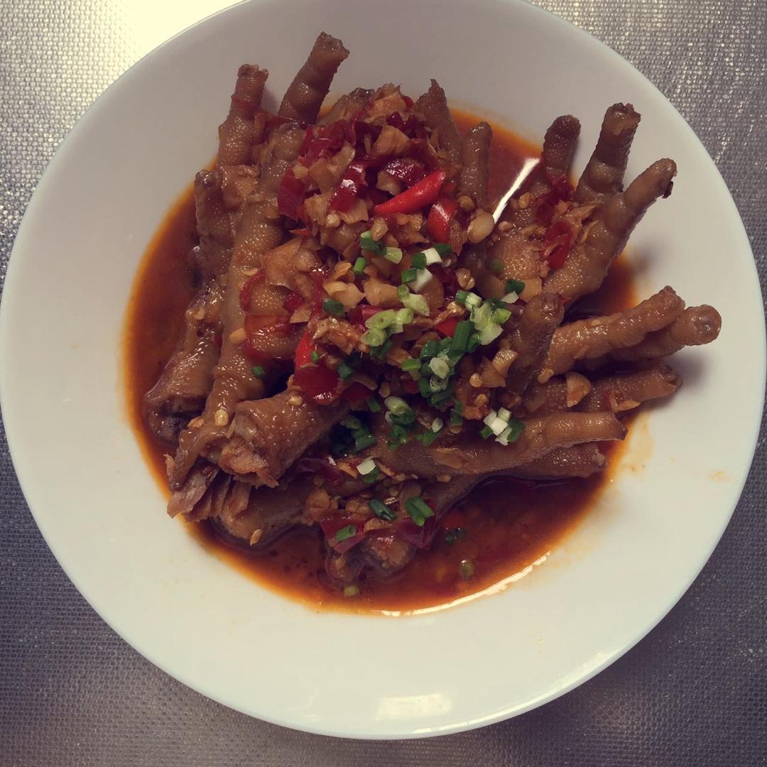 稀溜耙鸡脚的做法