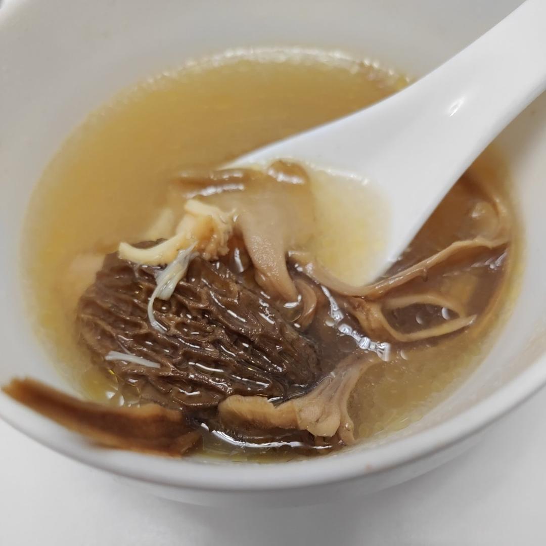 补气血的虫草花炖鸡汤