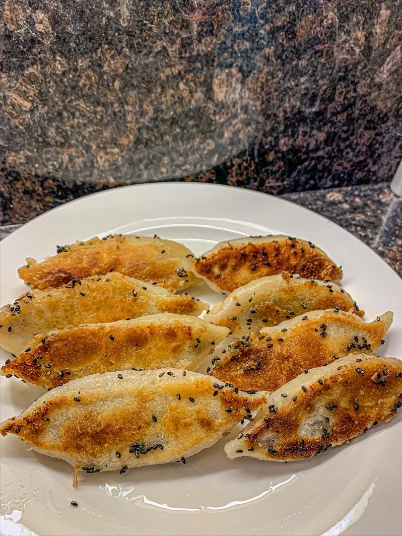 三鲜锅贴 Fried Dumplings