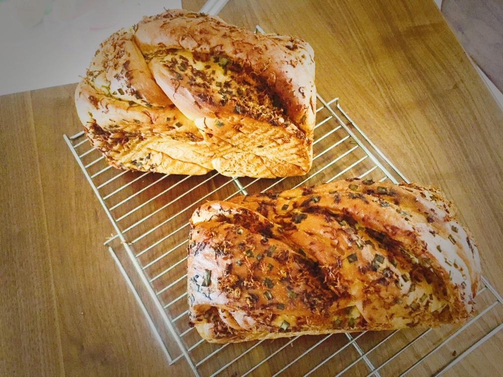 香葱肉松手撕吐司