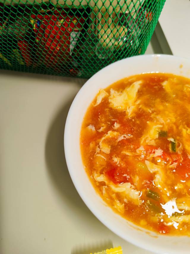 【跟我做不会错】简单又好喝的西红柿鸡蛋汤，家常又营养哦