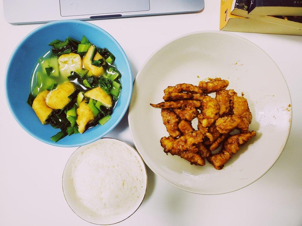 养眼的青菜油豆腐