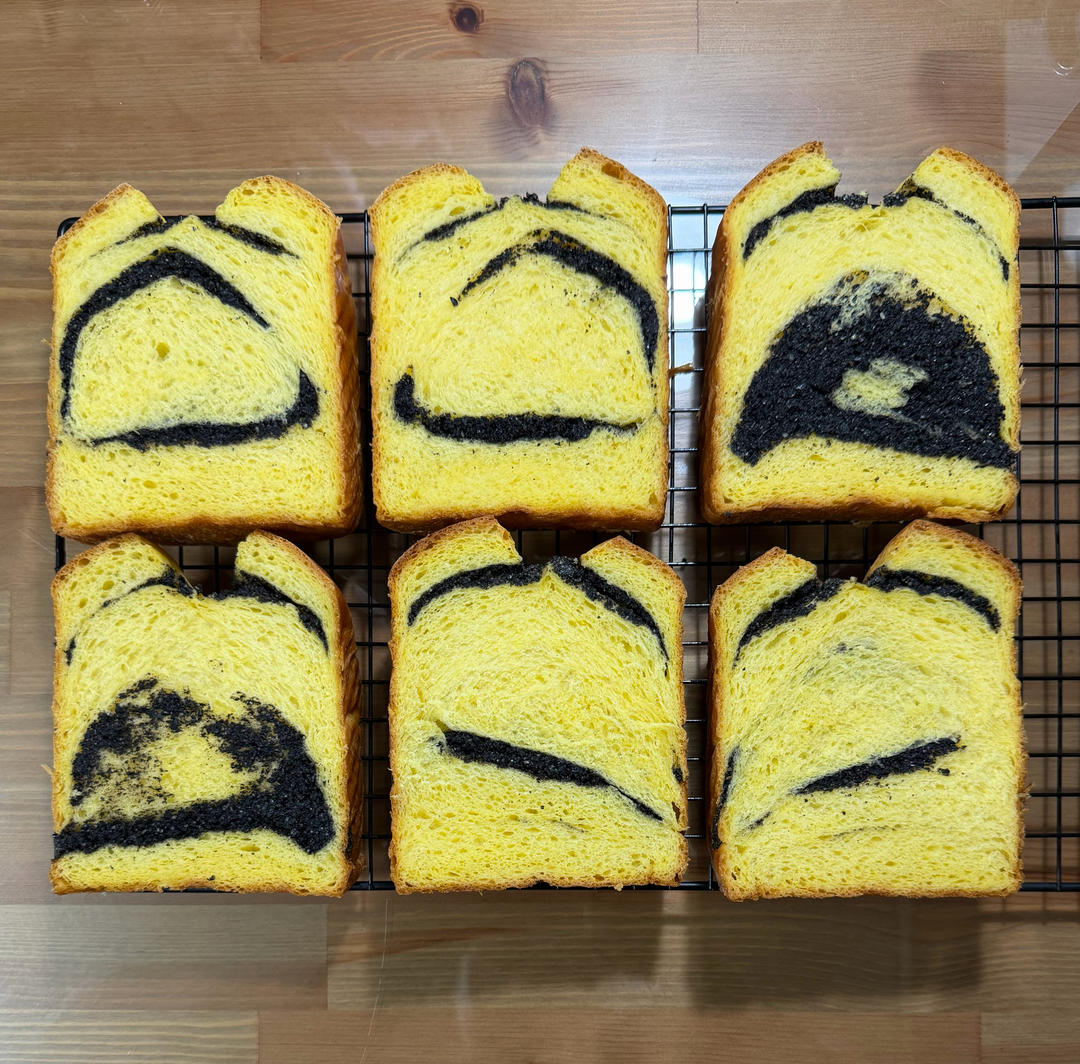 南瓜黑芝麻吐司