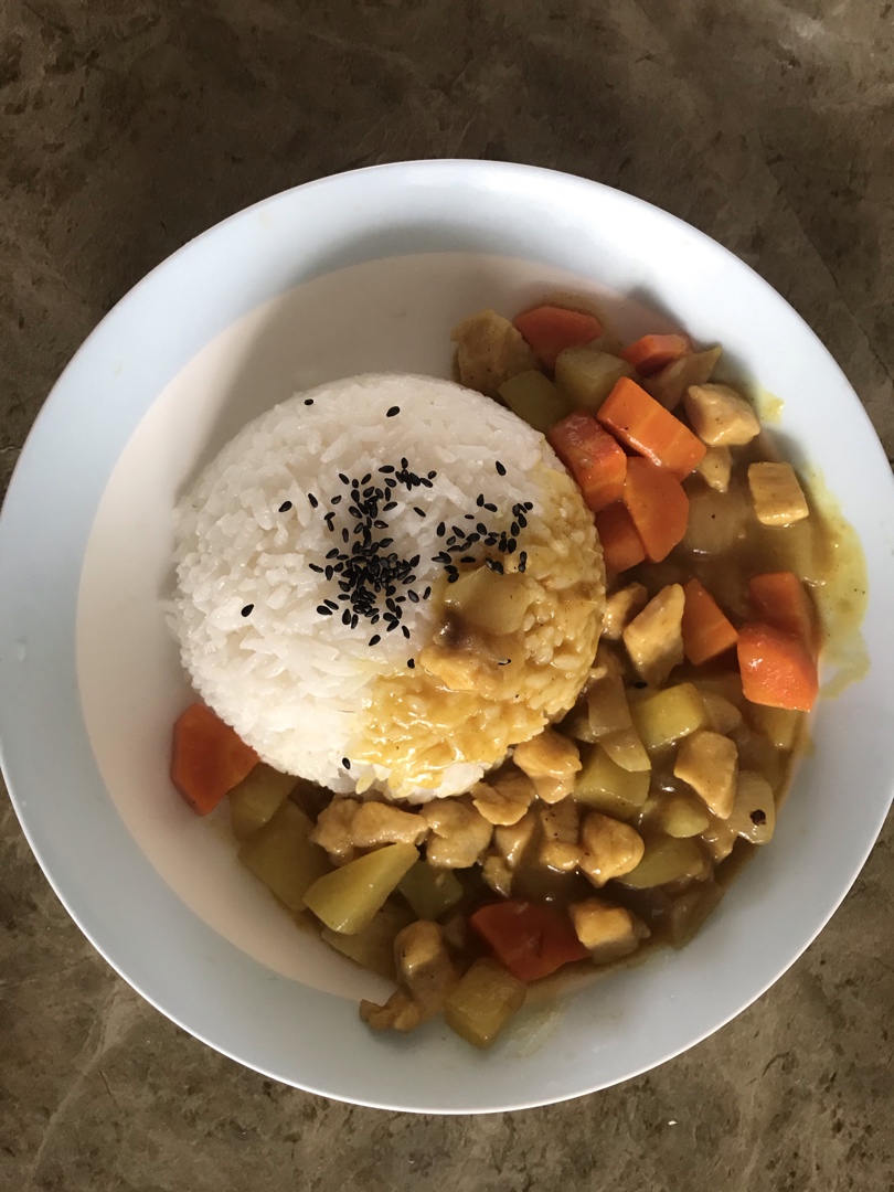 土豆咖喱鸡肉饭