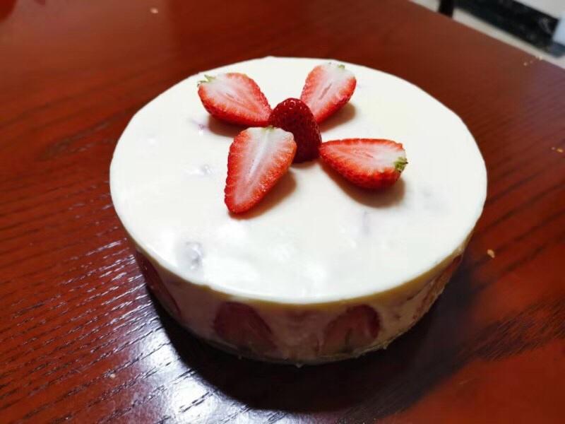 超简单的草莓芝士蛋糕