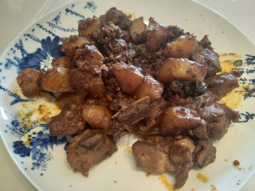 川味土豆烧排骨