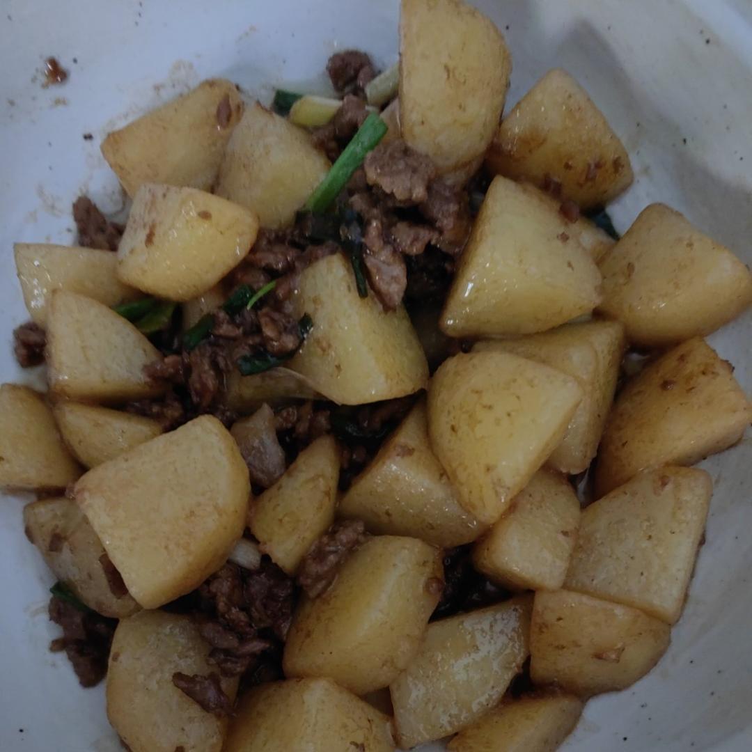 焖土豆块（简单家常菜）