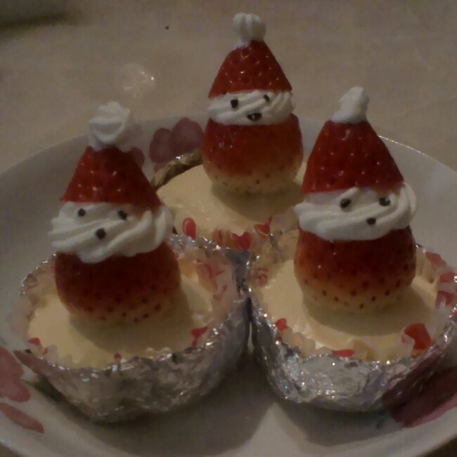 草莓圣诞老人、圣诞雪人