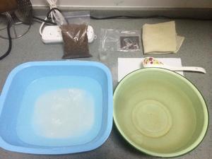 传统方法手制冰粉（云南话叫木瓜水）的做法 步骤1