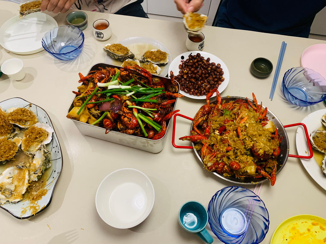 蒜蓉小龙虾 | 甜辣鲜香不油腻  |  一口一个虾尾太满足