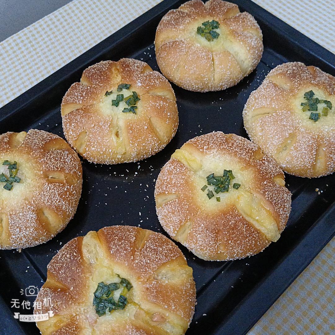 『美味咸香』椒盐土豆香肠花花包