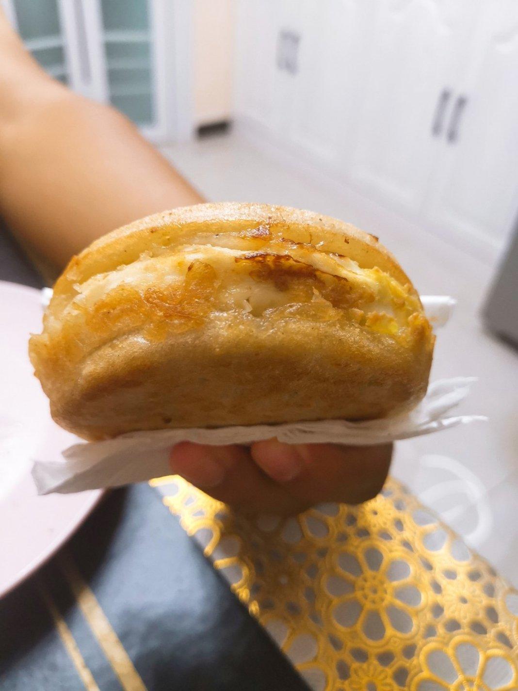 早餐霸王~沉甸甸鸡蛋汉堡