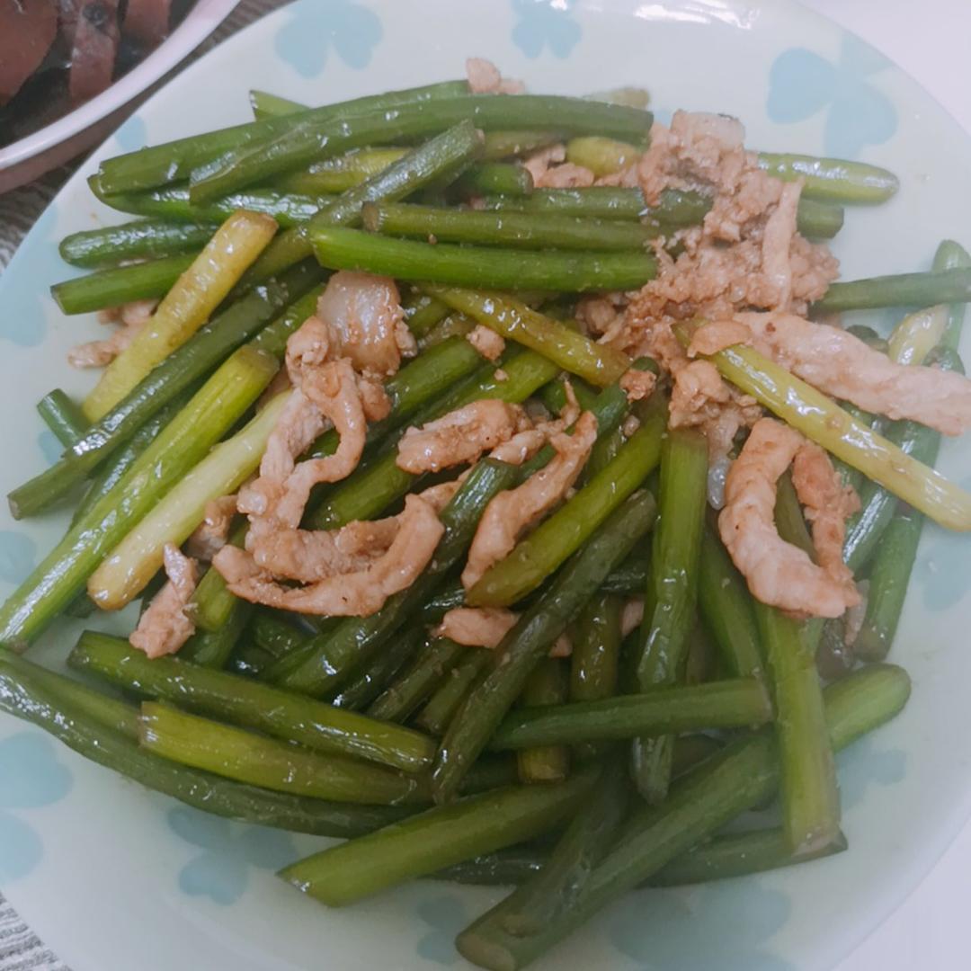 妈妈牌蒜薹炒肉