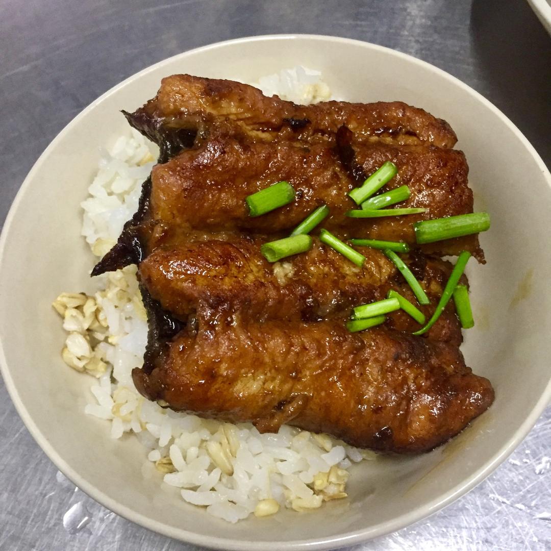 蒲烧鳗鱼饭
