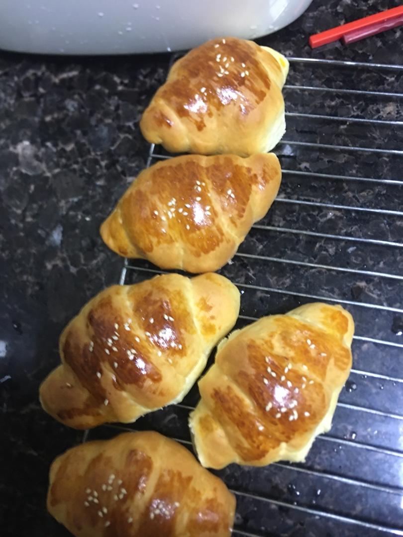 低糖低脂牛角面包 （简单手揉版）