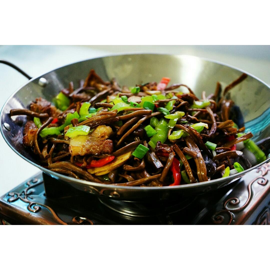 干锅茶树菇