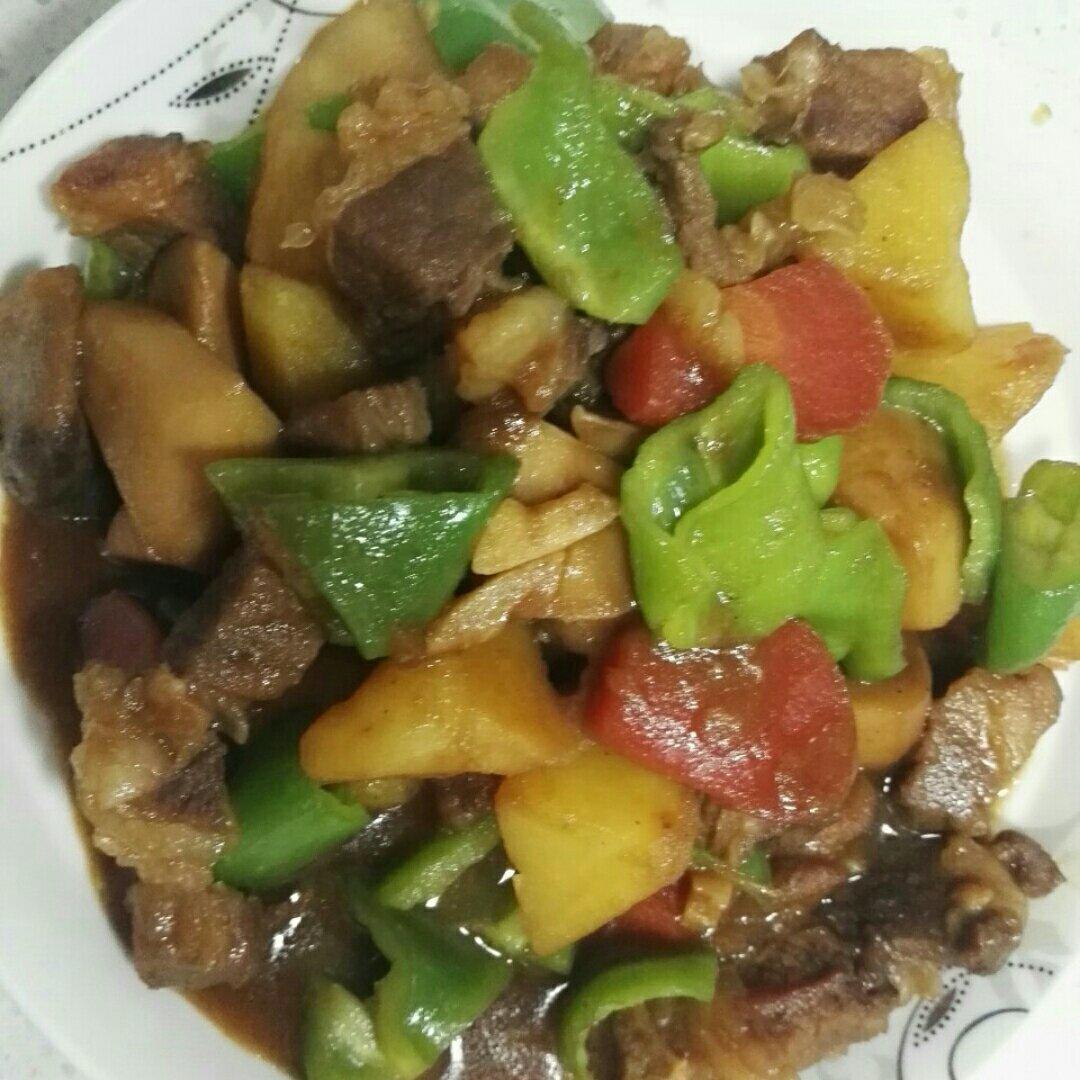 土豆胡萝卜炖牛腩
