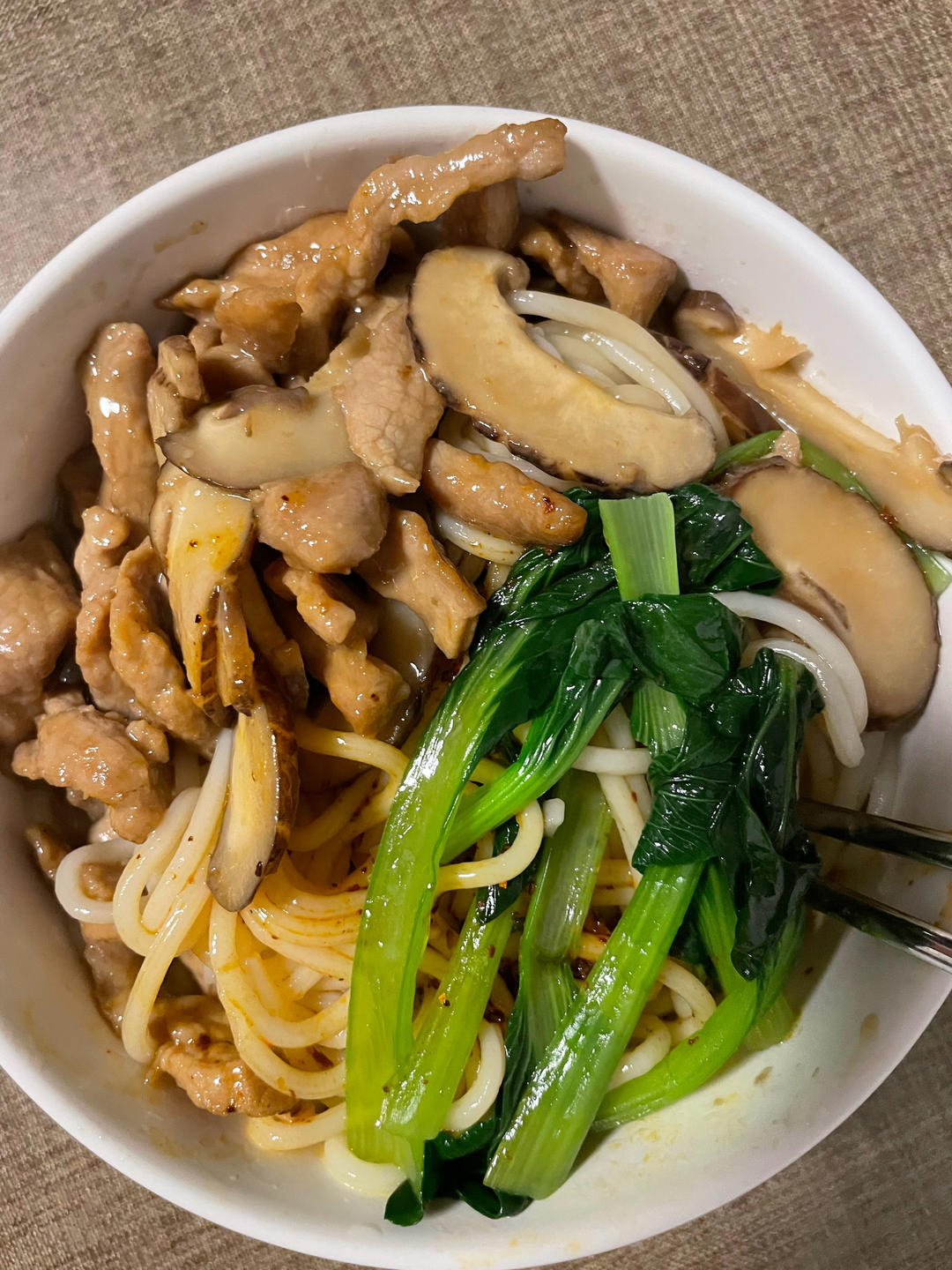 香菇肉丝面