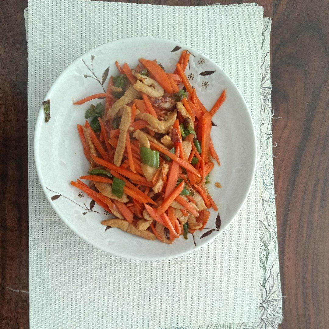超级下饭胡萝卜丝炒肉