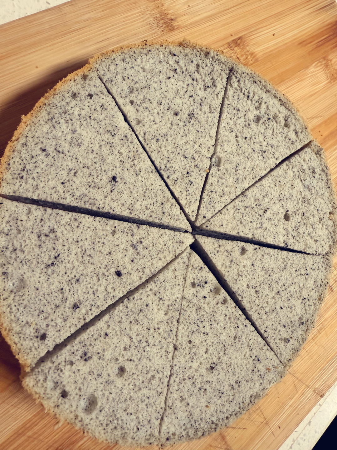 超浓郁柔软细腻的黑芝麻戚风蛋糕🎂（内附详细操作步骤）