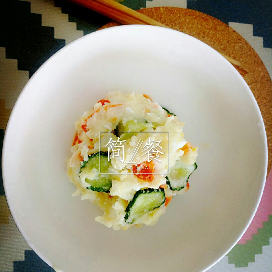 爱做饭的何小何