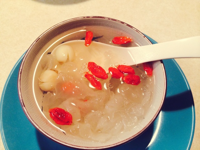 红枣银耳莲子羹