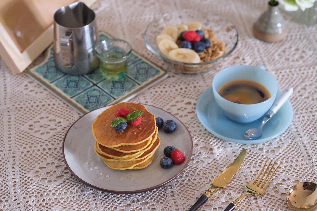 【无油香蕉松饼】一根香蕉制作超低卡香浓松饼，唤醒你的美味早晨