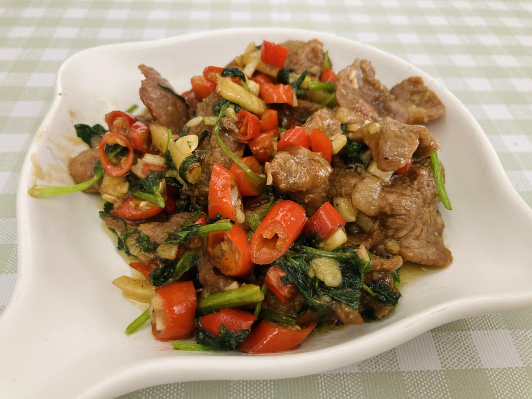 正宗湘菜小炒黄牛肉