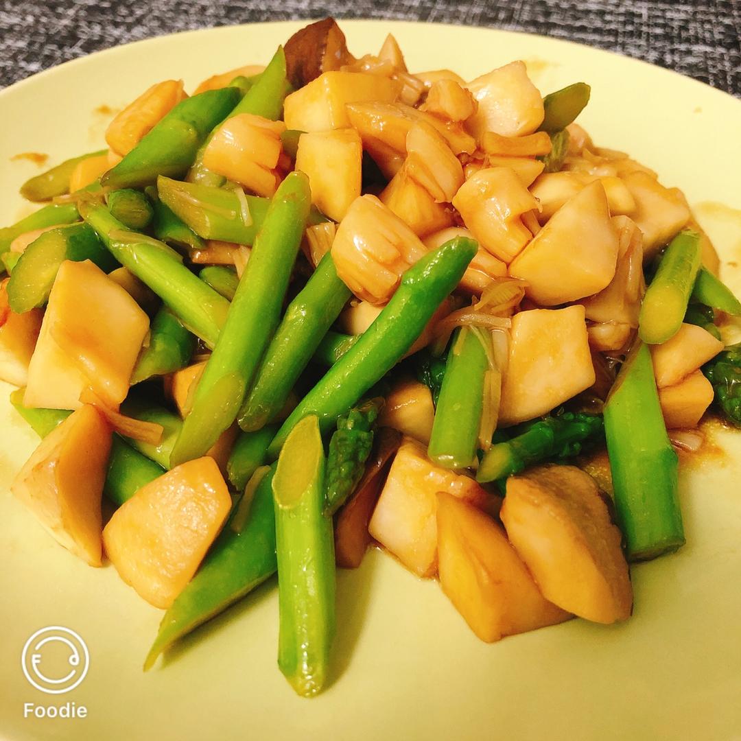 鲜掉眉毛的炒三鲜～芦笋杏鲍菇干贝