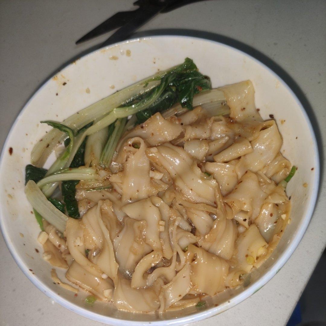 十分钟就能吃上的超简单油泼面