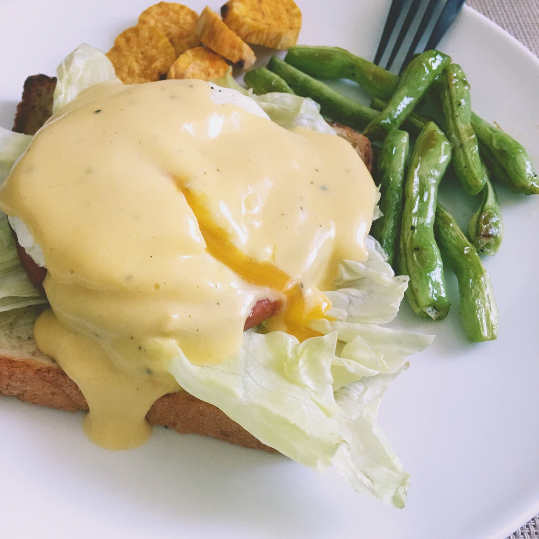 法式早午餐Egg Benedict