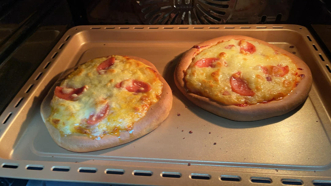 面包师私藏7天懒人披萨公式，手残党10分钟吃上现烤披萨