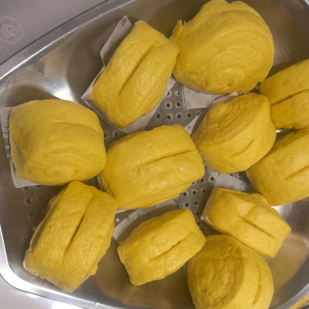 新手也可以--详解如何做出人见人爱、金黄的南瓜馒头