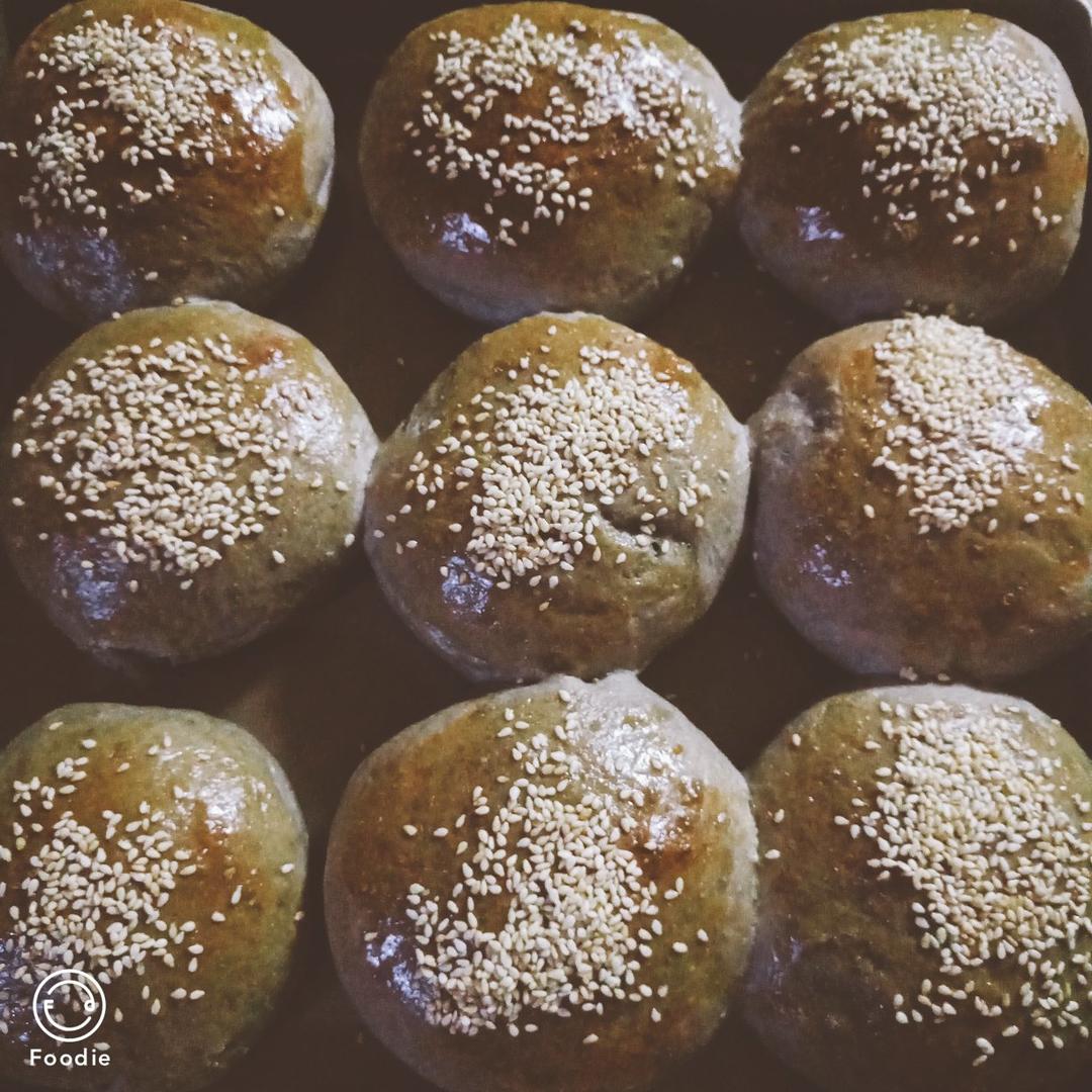 黑芝麻餐包~面包界的黑美人