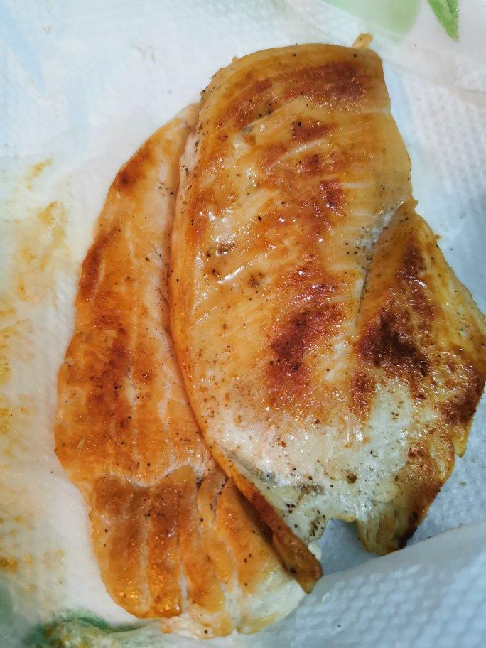 【谁说减脂增肌只能吃白煮鸡胸】香煎鸡胸肉