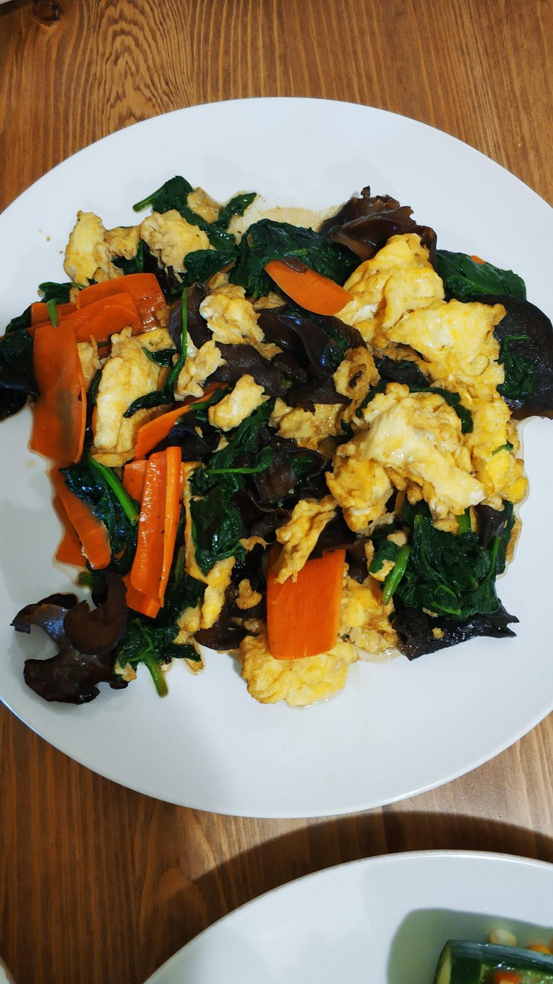 家常菜‖蚝油菠菜鸡蛋炒木耳