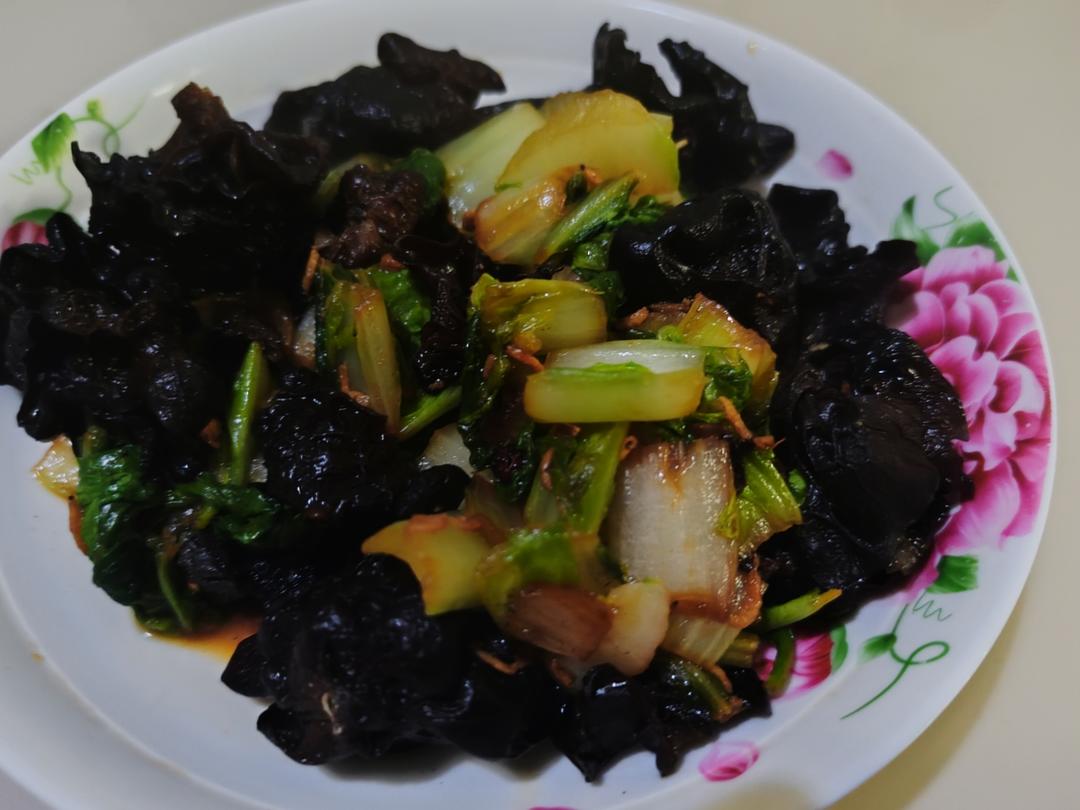 白菜炒木耳