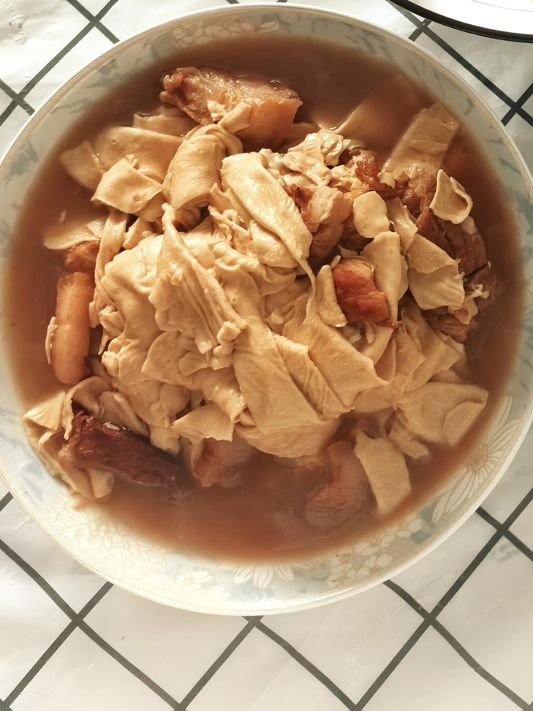 豆皮红烧肉