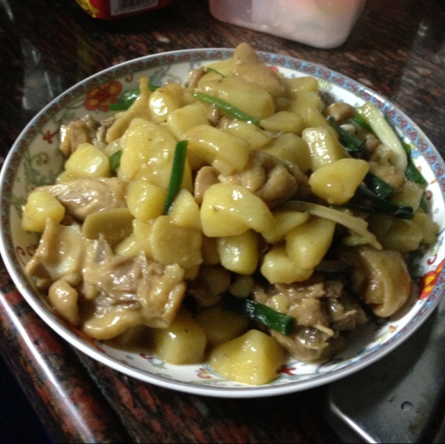 土豆焖鸡腿