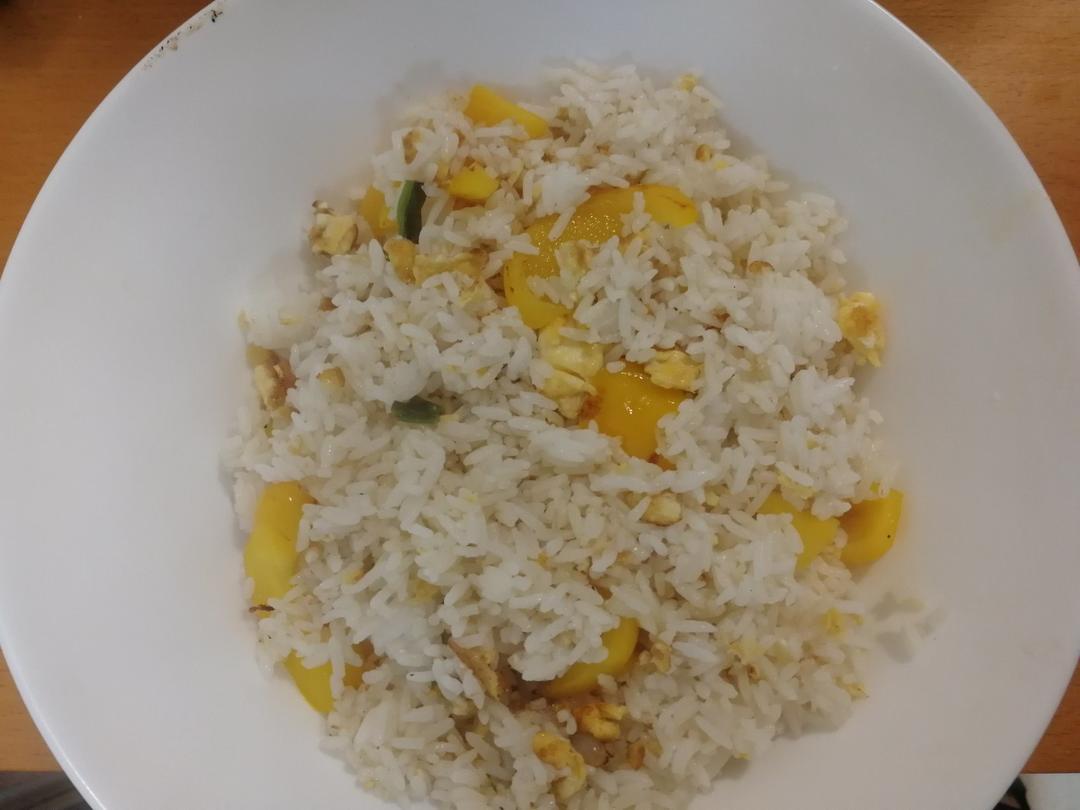 青椒鸡蛋炒饭