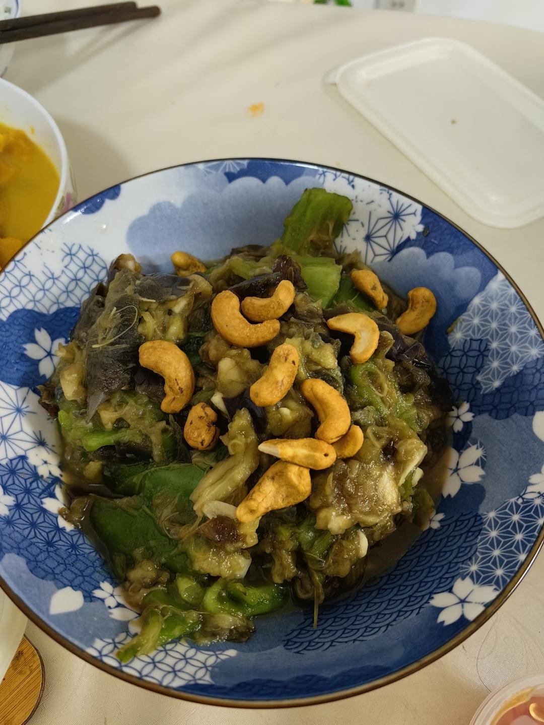 皮蛋擂青椒茄子(夏天必备的凉菜单品)