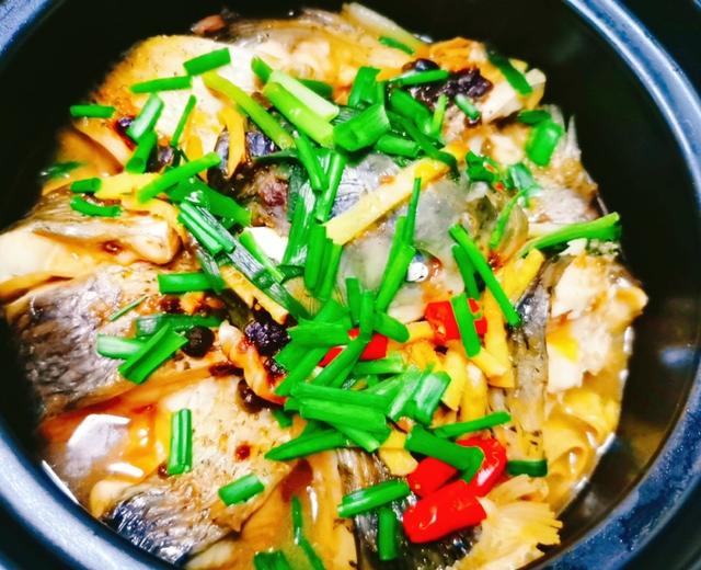 砂锅焖鱼煲的做法