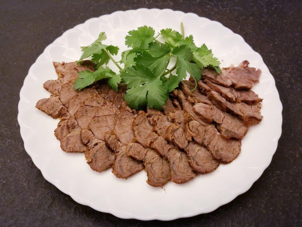 卤牛腱子
