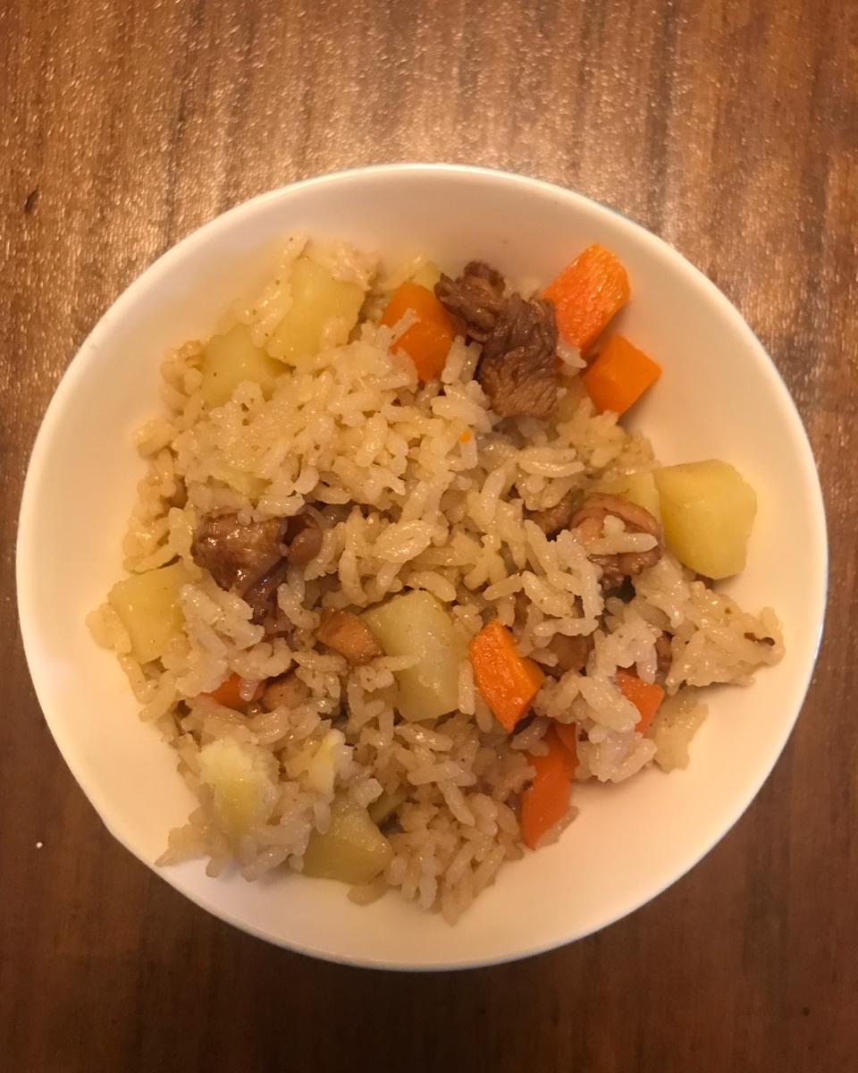 鸡腿土豆焖饭