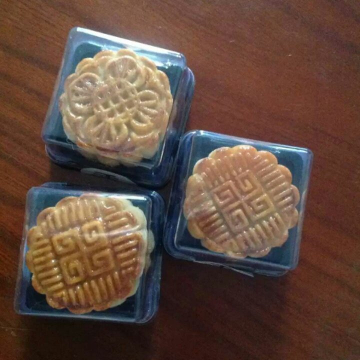 广式月饼—蛋黄冬翅月饼