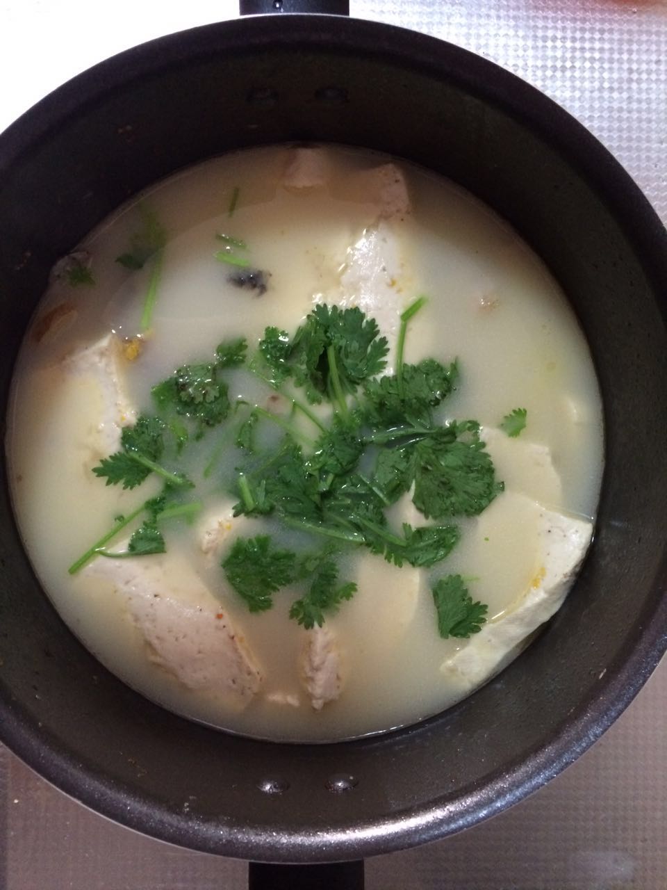 奶白鲫鱼豆腐汤