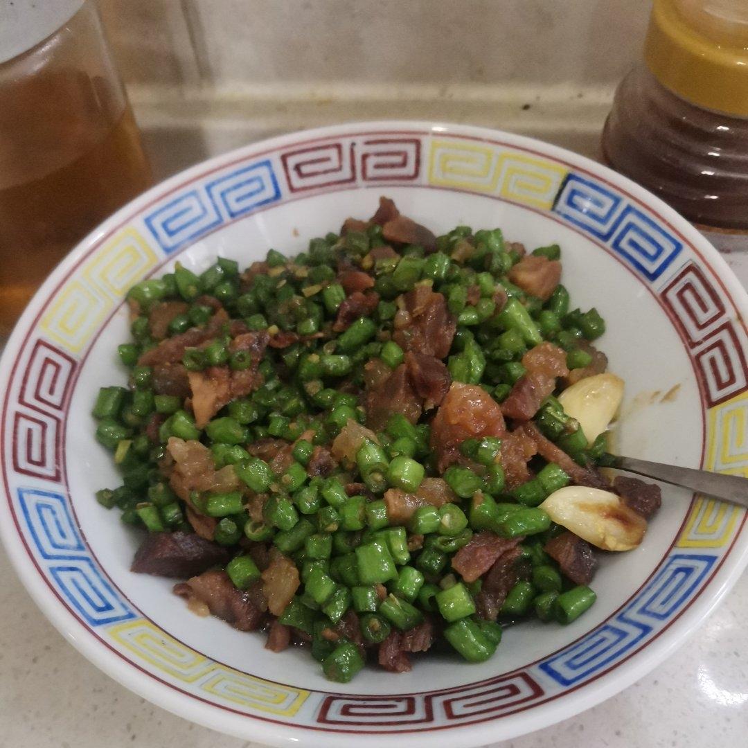 叉烧粒炒豆角