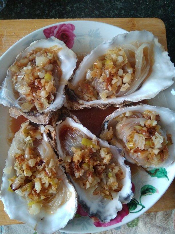 蒜蓉粉丝蒸生蚝
