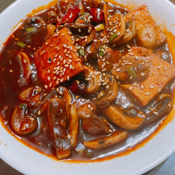 外国人这样做“左宗棠豆腐”
GENERAL TSO’S TOFU