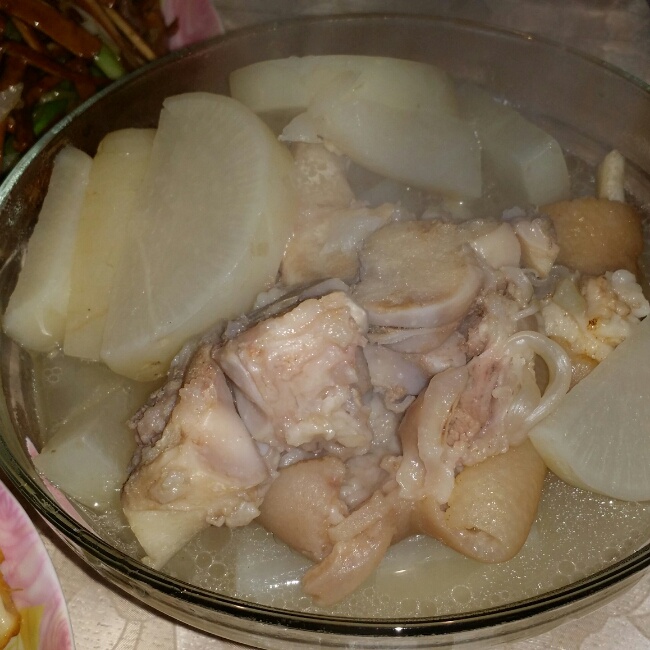 萝卜炖猪蹄